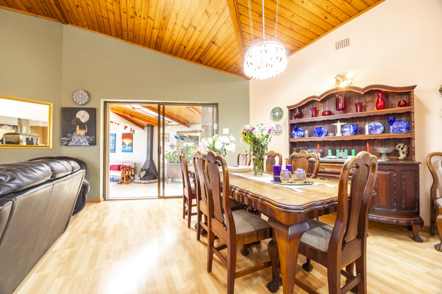 6 Bedroom Property for Sale in Plattekloof 1 Western Cape